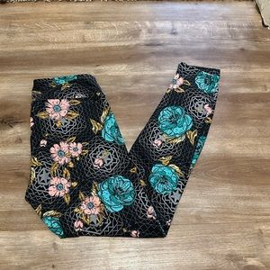 Black with Flowers Lularoe Leggings